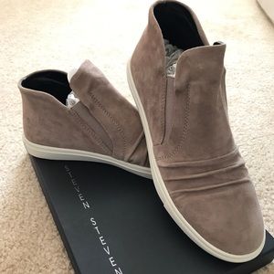 Steven Steve Madden suede slip on sneaker W’s 10